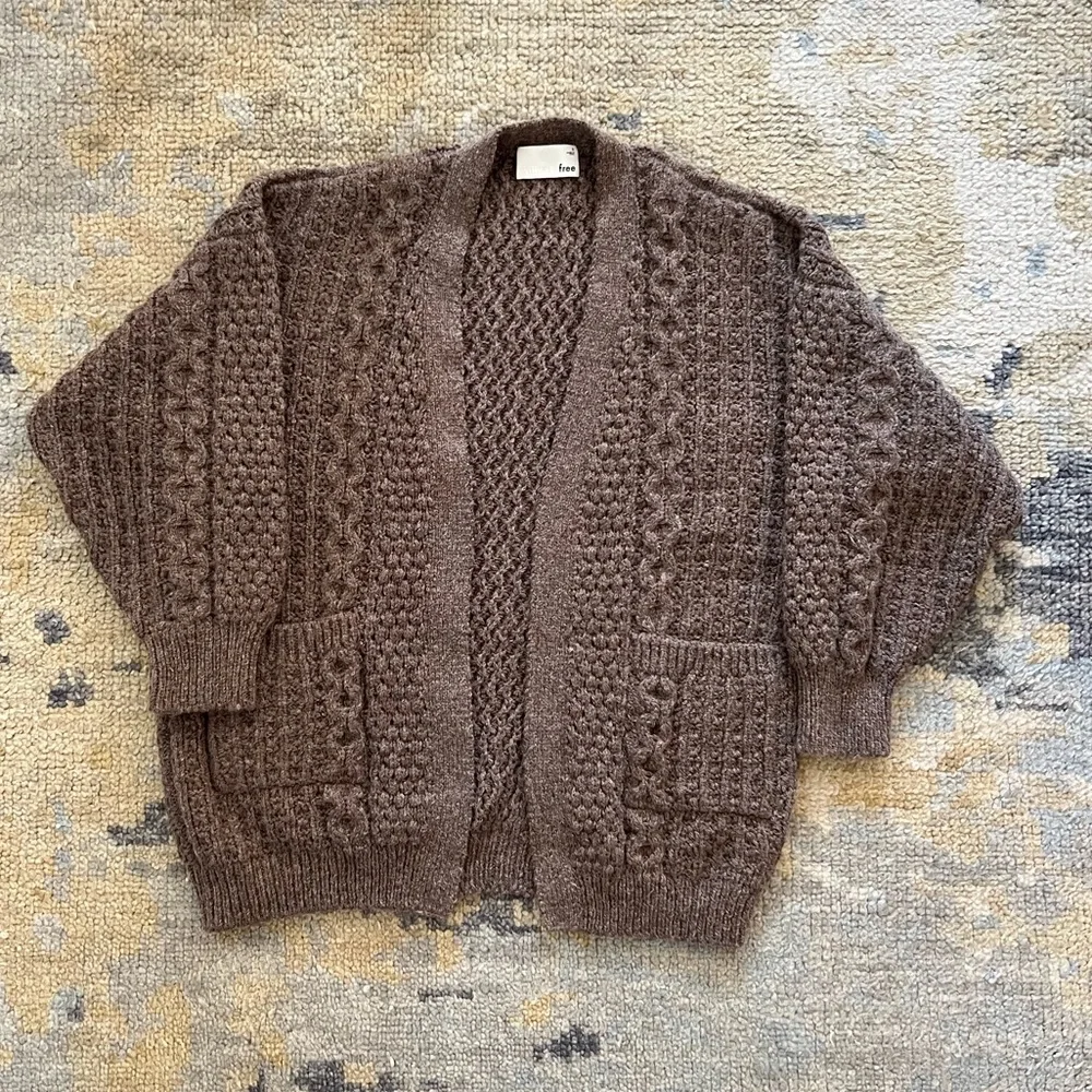 BROWN SMALL ARITZIA SWEATER - Picture 1 of 2